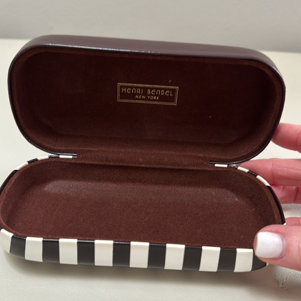 Sunglass cases - Picture 4 of 5